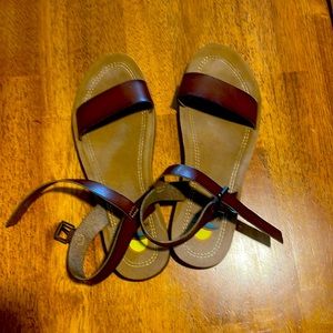 Maui Island Women’s Sandal’s Size 8M Flats Buckle Up Brown